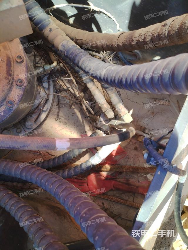 中央回轉(zhuǎn)接頭特寫（上車部件）