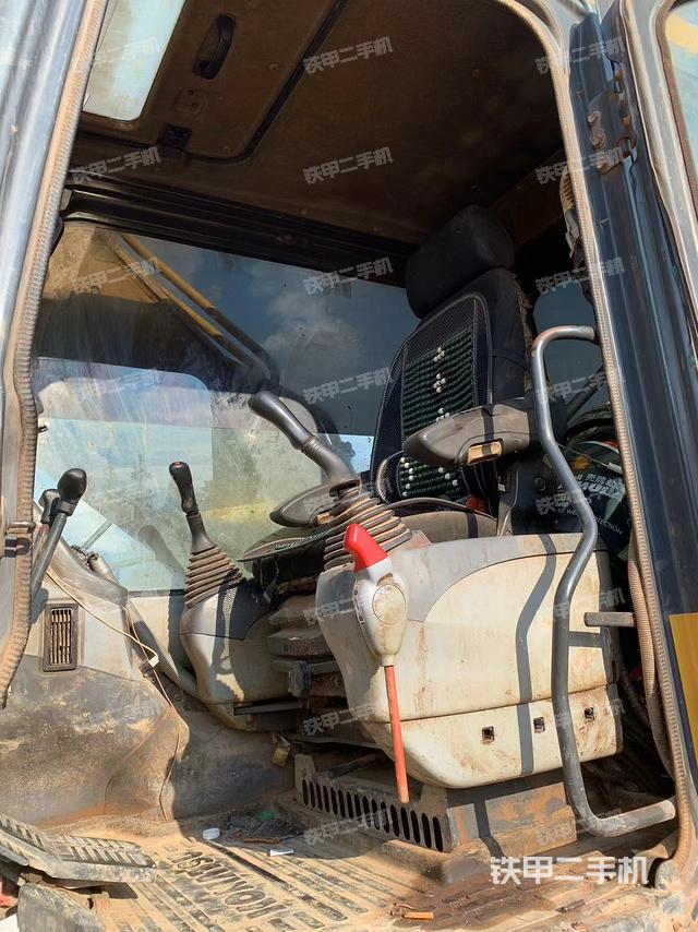 驾驶室整体（整机外观）