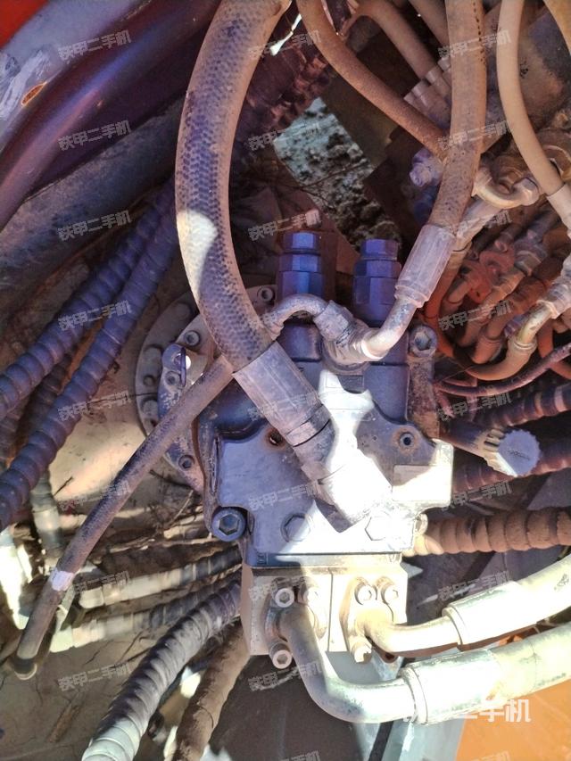 回轉(zhuǎn)馬達（上車部件）