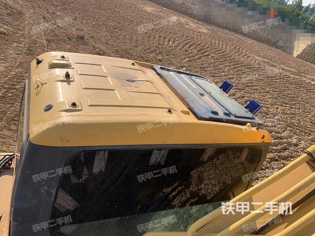 驾驶室顶部（整机外观）