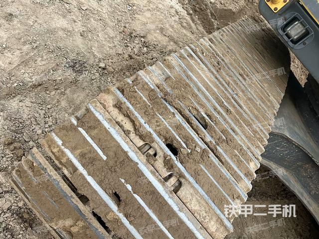 右側(cè)履帶整體（行走機構(gòu)）