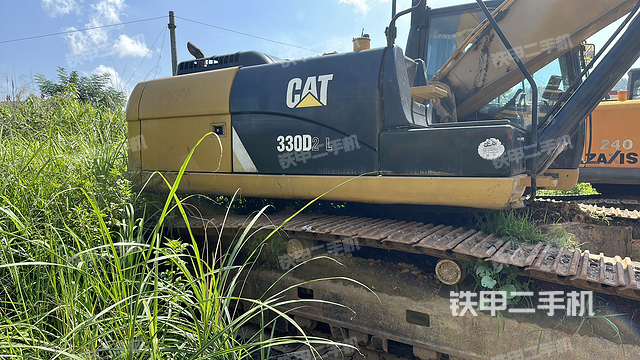 液壓泵艙室正面整體(整機(jī)外觀) 液壓泵艙室正面整體(整機(jī)外觀)