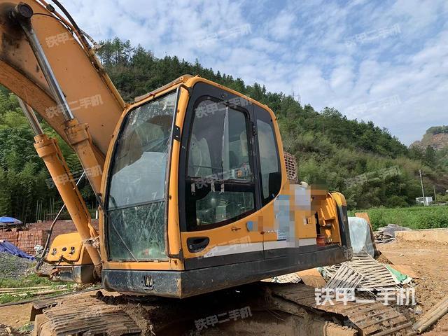 现代R215-9挖掘机