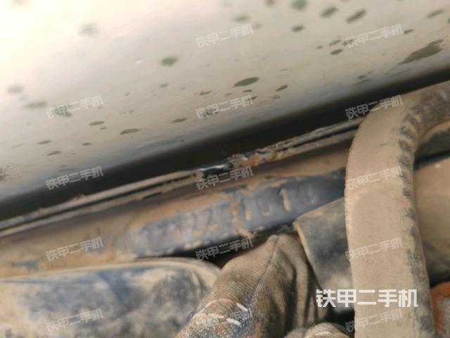 后窗玻璃角标（驾驶室部分）