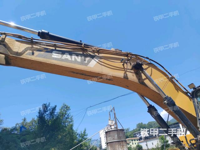 大臂整体 右侧（工作和回转装置）