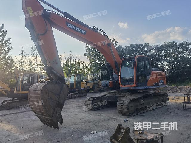 斗山DX230LC-9C挖掘機(jī)