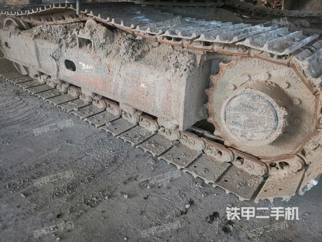 左侧履带整体 （行走机构）