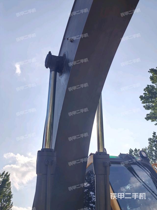 大臂油缸整體?豎拍（工作和回轉(zhuǎn)裝置）