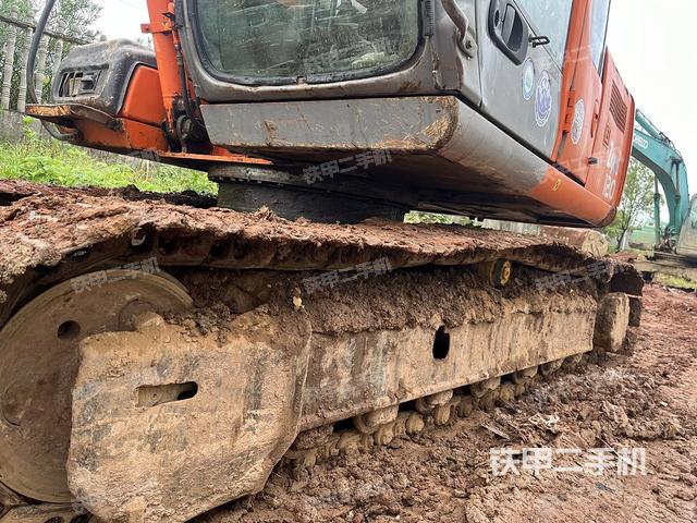 單側(cè)履帶整體（整機(jī)外觀）