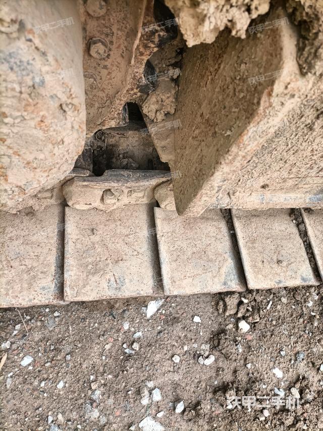 右驅(qū)動(dòng)輪（行走機(jī)構(gòu)）