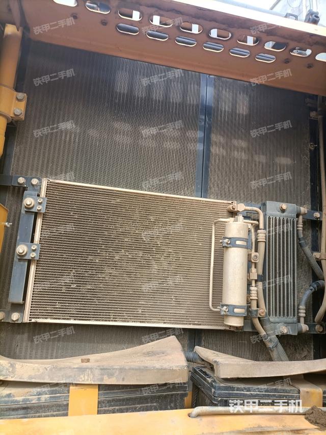 散熱器正面（大件艙室）