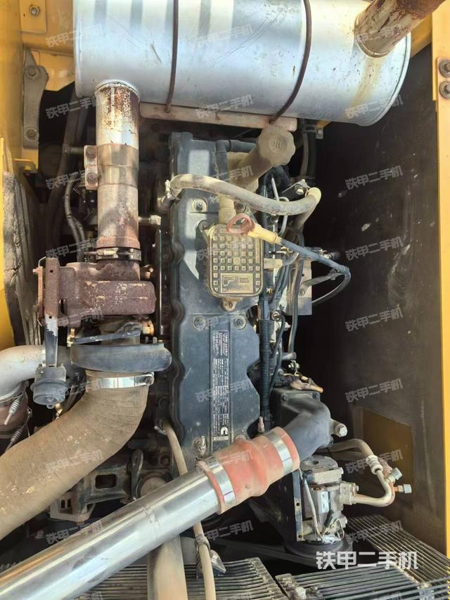 發(fā)動(dòng)機(jī)室（上車部件）