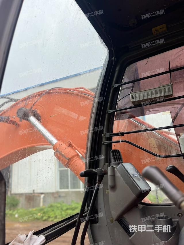 駕駛室整體（整機(jī)外觀）