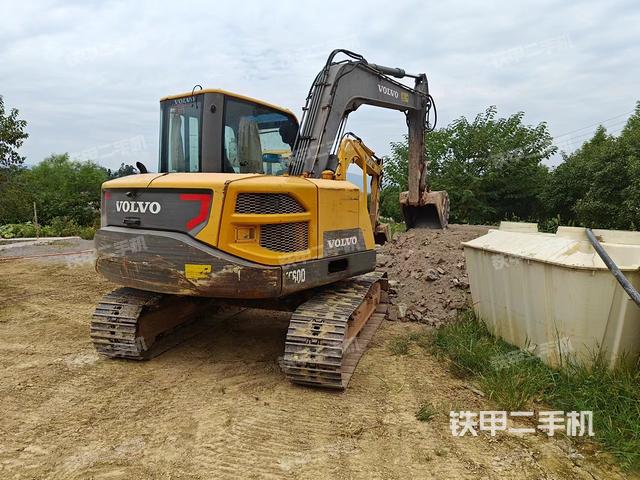 沃爾沃EC80D挖掘機