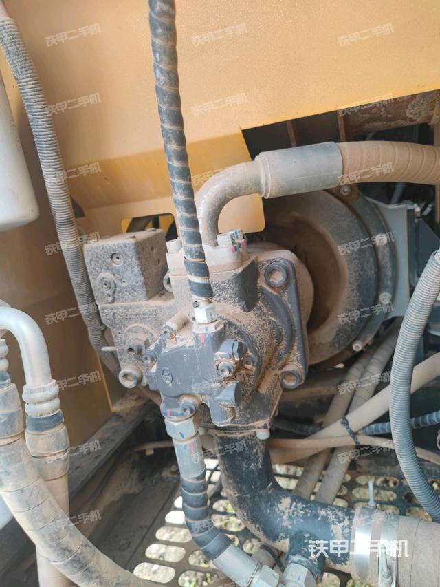 液壓泵斜45?左（大件艙室）