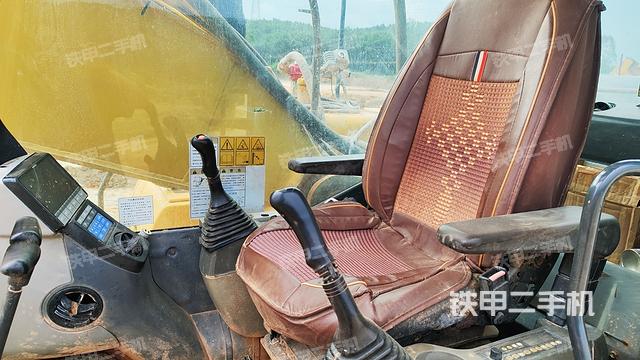 駕駛室整體（整機(jī)外觀）