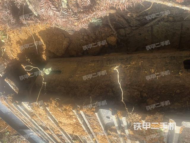 右側(cè)履帶整體?（行走機(jī)構(gòu)）