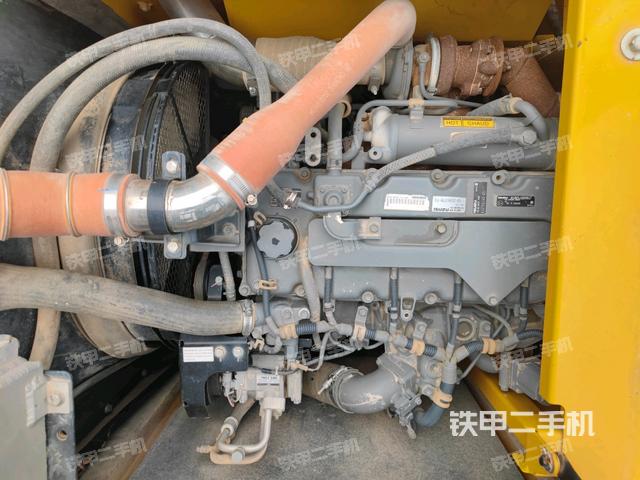 發(fā)動(dòng)機(jī)室（上車部件）