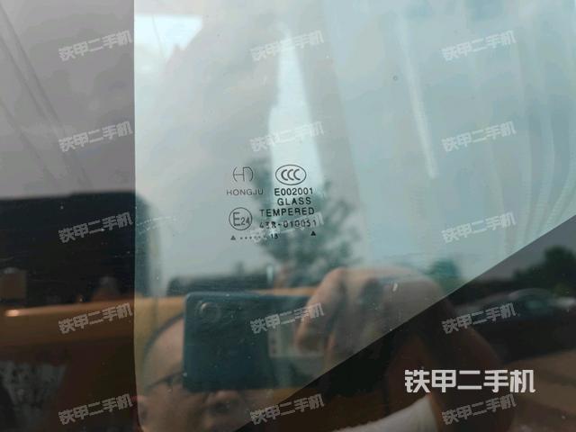 后窗玻璃角標（駕駛室部分）