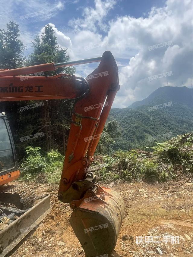 大臂根部?斜（工作和回轉(zhuǎn)裝置）