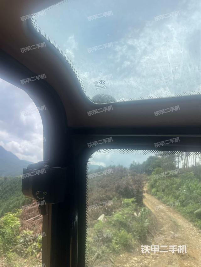 后窗玻璃角標(biāo)（駕駛室部分）