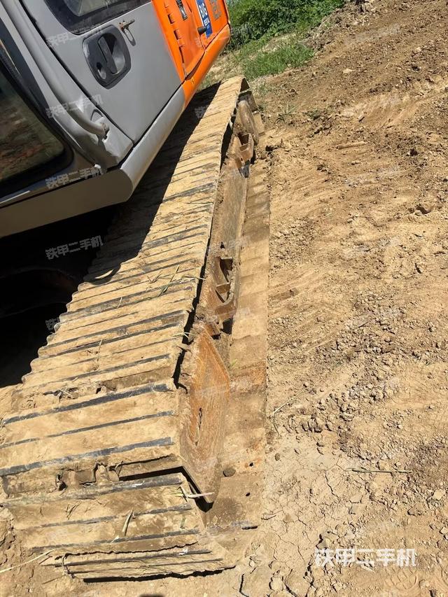 單側(cè)履帶整體（整機(jī)外觀）