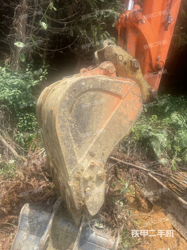 鏟斗右后整體（工作和回轉(zhuǎn)裝置）