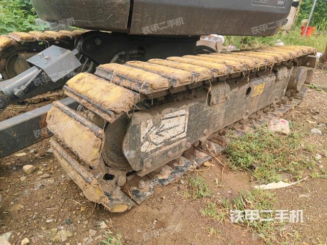 左側(cè)履帶整體?(行走機(jī)構(gòu)) 左側(cè)履帶整體?(行走機(jī)構(gòu))