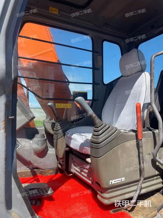 駕駛室整體（整機(jī)外觀）