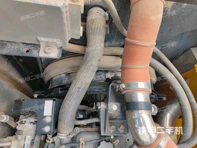 氣門(mén)室蓋螺絲特寫(xiě)（上車部件）