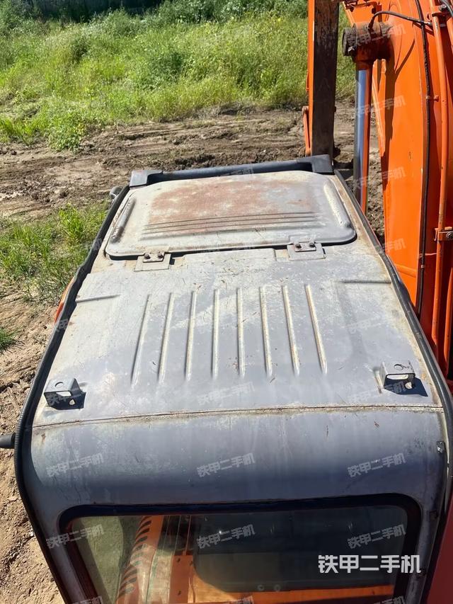 駕駛室頂部（整機(jī)外觀）