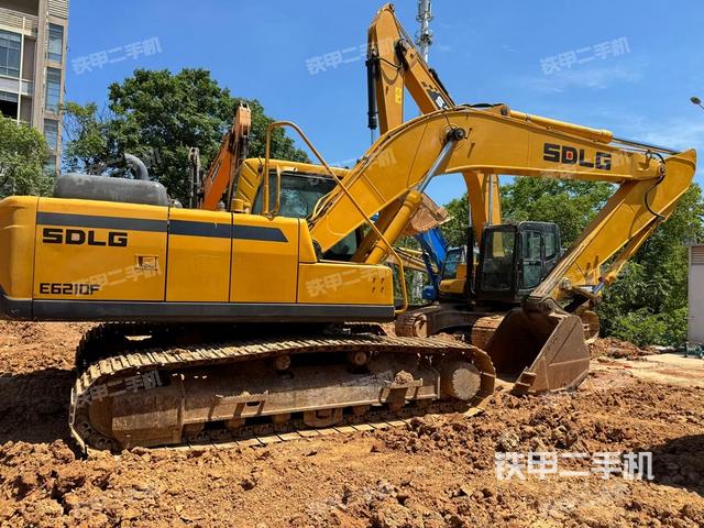 整机右后45°(整机外观) 整机右后45°(整机外观)