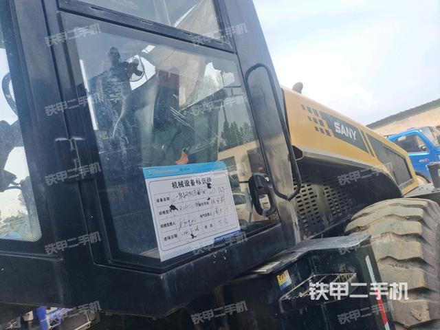 三一重工SSR260AC-8H压路机