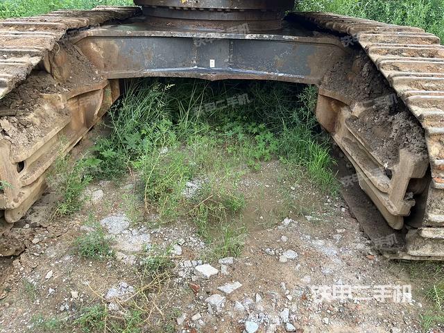 驾驶室顶部（整机外观）