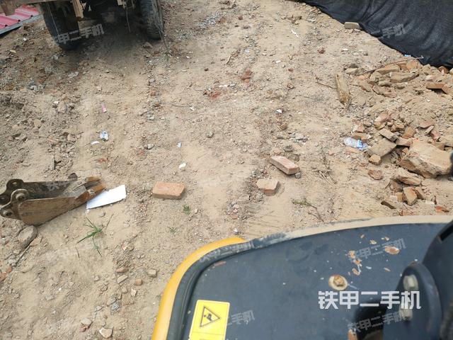 后窗玻璃角标（驾驶室部分）