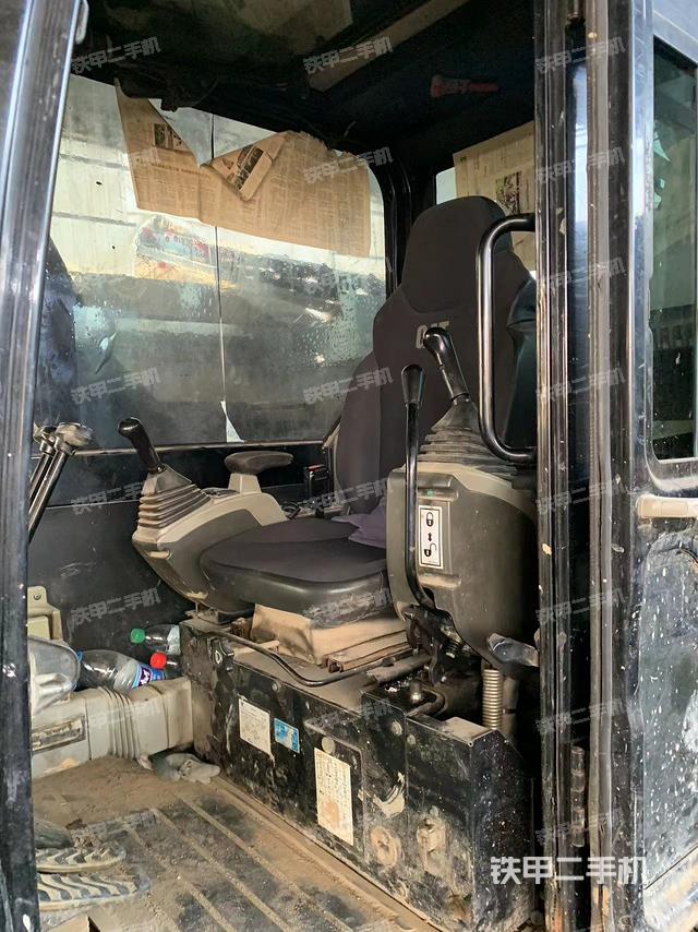 駕駛室整體（整機(jī)外觀）