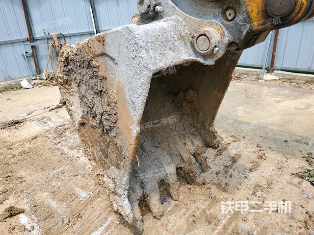 鏟斗45度(工作和回轉(zhuǎn)裝置) 鏟斗45度(工作和回轉(zhuǎn)裝置)