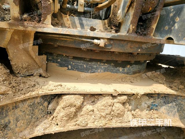 轉(zhuǎn)盤和下車架正前（工作和回轉(zhuǎn)裝置）