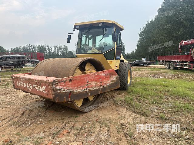戴纳派克CA602D压路机