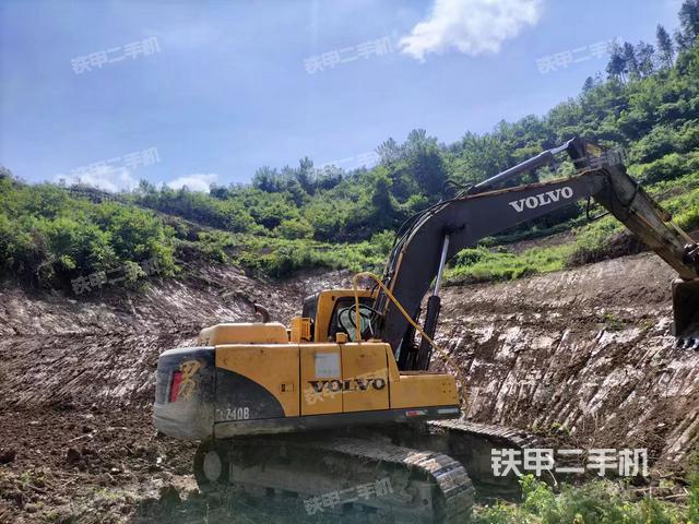 沃尔沃EC210B挖掘机