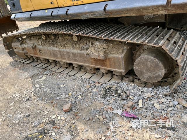 左側(cè)履帶整體?（行走機構(gòu)）