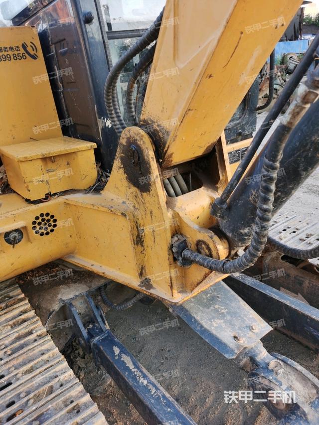 大臂根部?斜（工作和回轉(zhuǎn)裝置）