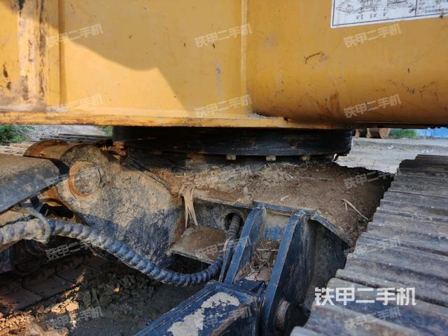 轉(zhuǎn)盤和下車架正前（工作和回轉(zhuǎn)裝置）