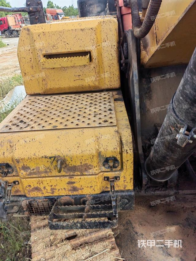 小臂整體右前（工作和回轉(zhuǎn)裝置）