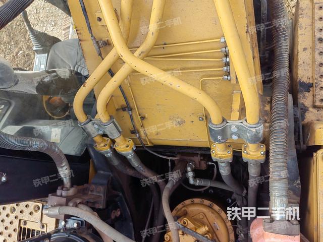 鏟斗右后整體（工作和回轉(zhuǎn)裝置）