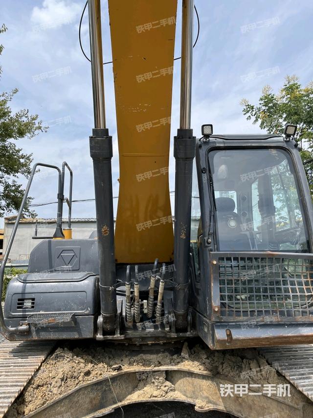 大臂油缸整體?豎拍（工作和回轉(zhuǎn)裝置）