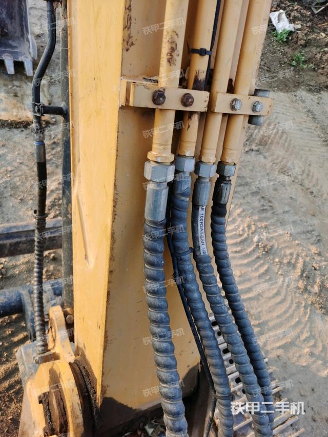 大臂背部俯視（工作和回轉(zhuǎn)裝置）