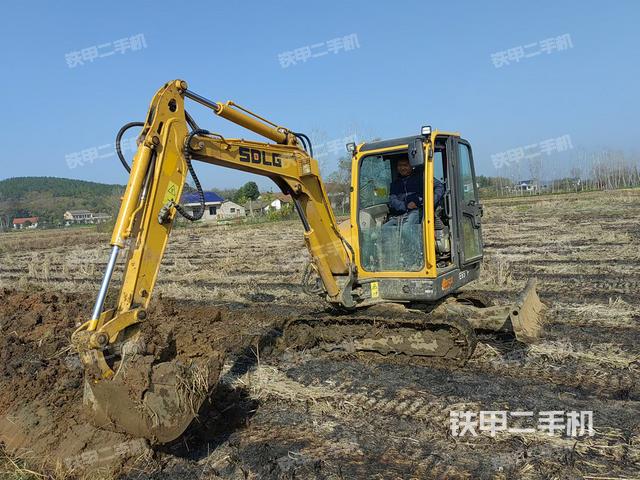 山东临工E635F挖掘机