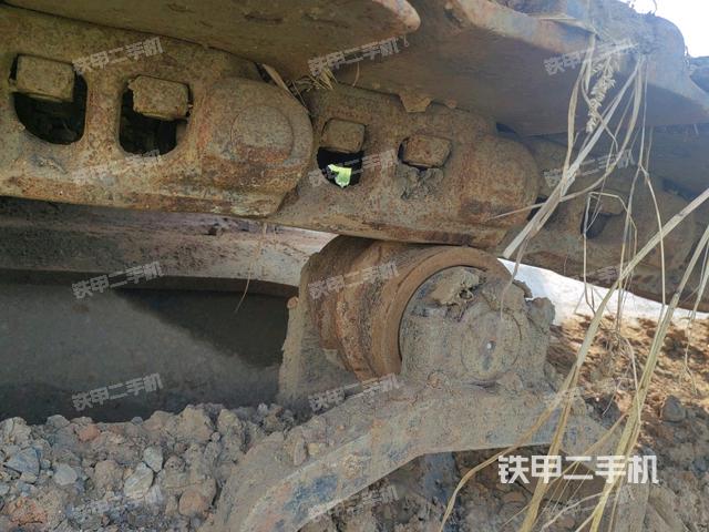 左驅(qū)動輪（行走機構(gòu)）