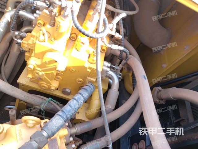 回轉(zhuǎn)馬達（上車部件）